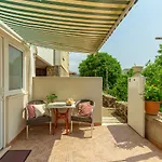 Studio Kristic, Cozy Studio With A Terrace