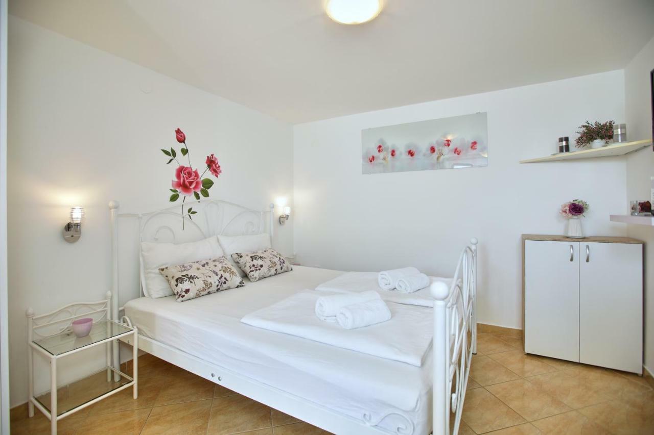 Kristic, Cozy With A Terrace Apartment Dubrovnik