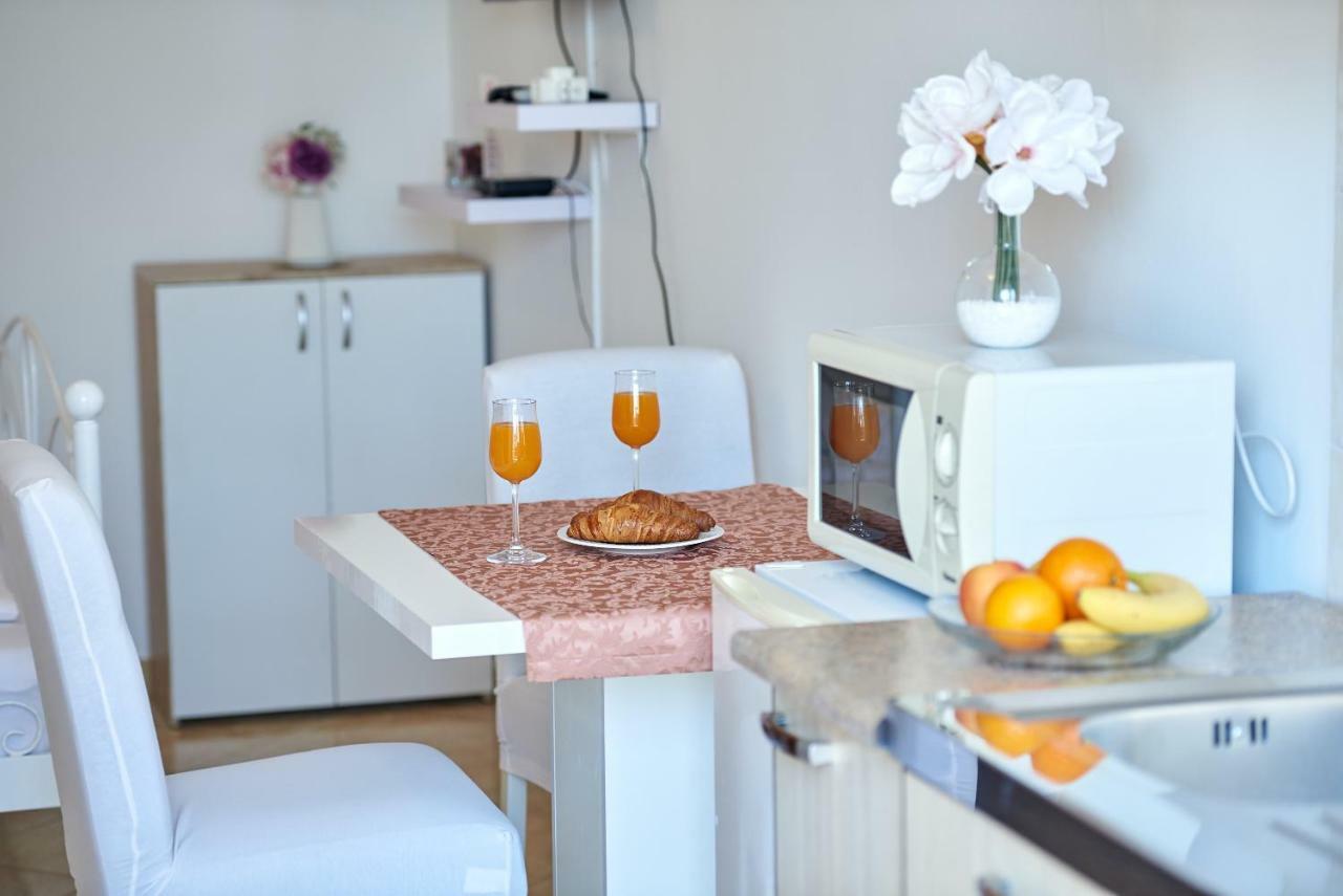 Kristic, Cozy With A Terrace Apartment Dubrovnik