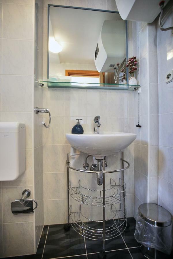 Apartment Kristic, Cozy With A Terrace *